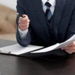 Како лошо дадена критика од шефот создава лоши работници?