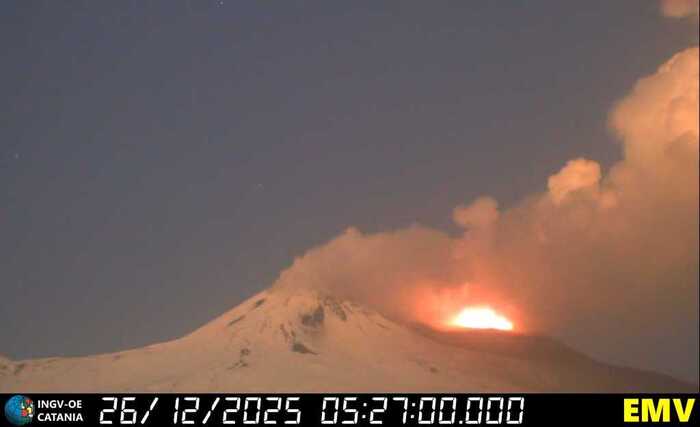 Вулканот Етна повторно активен