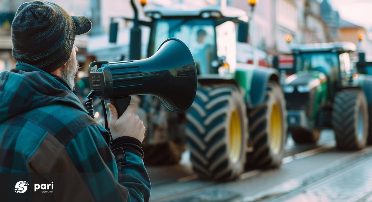 БЛОКИРАНО ПРИСТАНИШТЕТО ВО ВОЛОС: Грчките земјоделци не се откажуваат од протестите додека им доцнат субвенции “тешки“ 3,7 милијарди евра