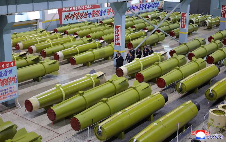 ФОТО| Северна Кореја ќе продолжи да го развива производството на ракети