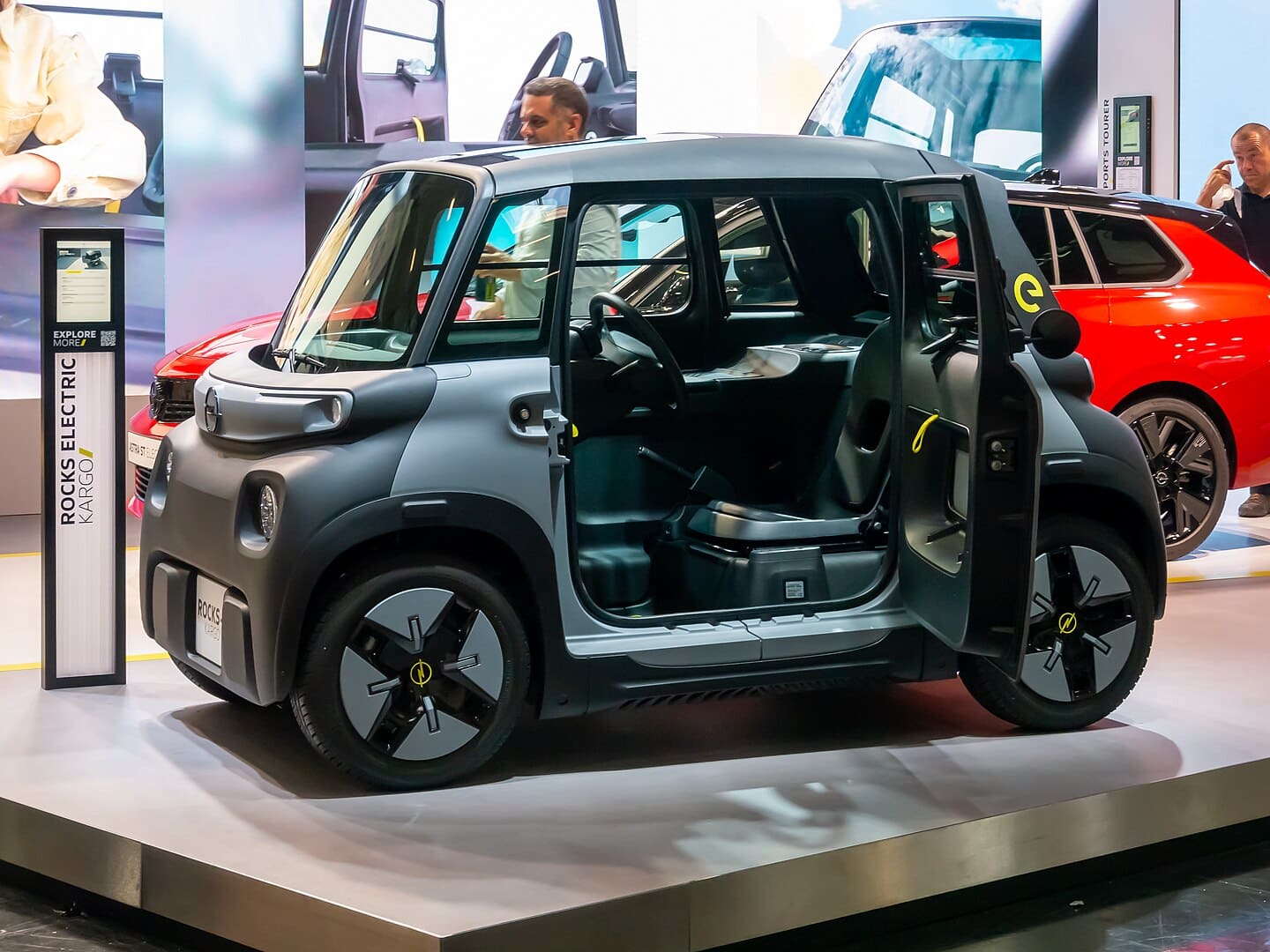 ЕВРОПА СО НОВА СТРАТЕГИЈА ЗА ЗАШТИТА НА СОПСТВЕНИТЕ БРЕНДОВИ: Паркинг места за електрични возила Made in Europe што сè уште не постојат