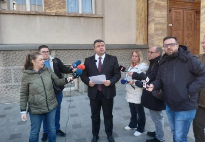 ВМРО-ДПМНЕ, ВРЕДИ и ЗНАМ поднесоа „Резолуција за осуда на манипулациите на опозицијата“ во врска со мигрантите