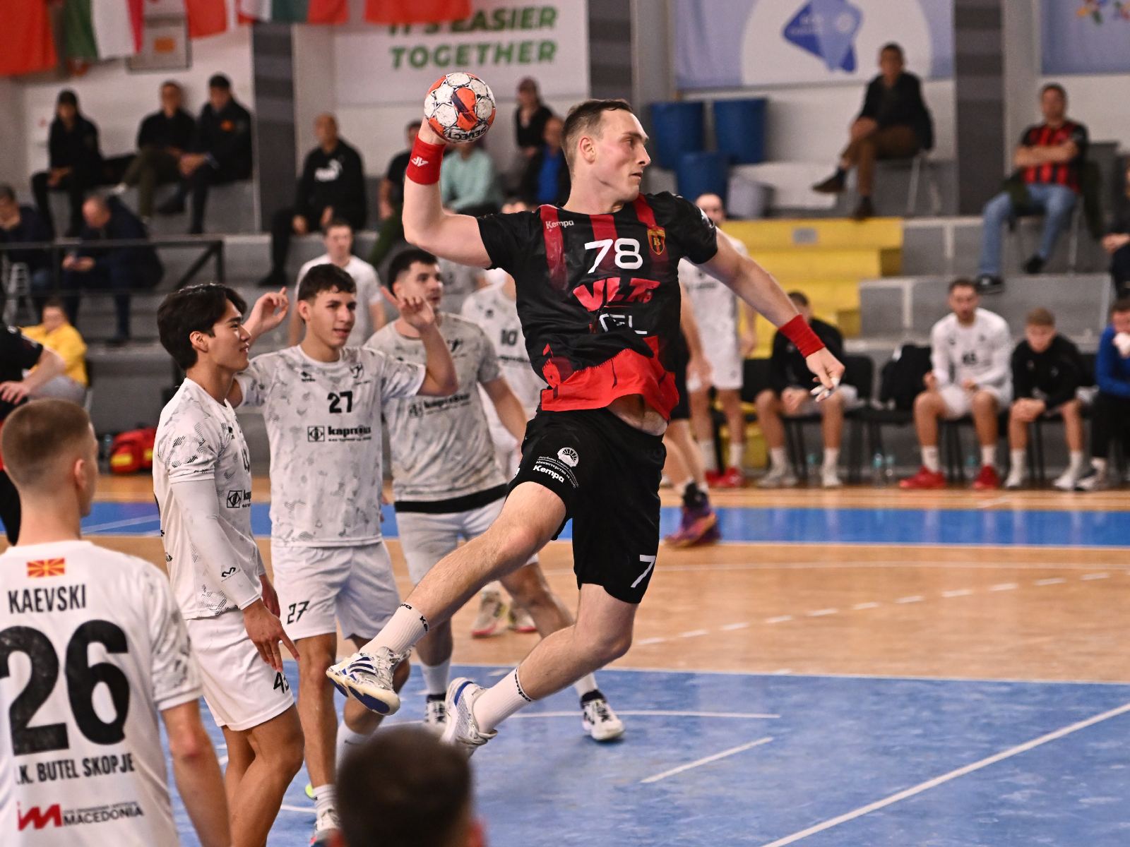 ДЕНЕСКА НА ТЕРЕНИТЕ: Бутел против тимот на Лазаров, Вардар на гости во Прилеп