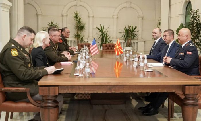 МИЦКОСКИ СО ГЕНЕРАЛ НАЈТ: Разговаравме за соработката во обуката и поддршка во изградбата на модерни одбранбени капацитети