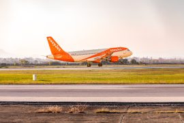 Магла на скопскиот аеродром, до пладне слетале само два авиони, откажани 20 летови