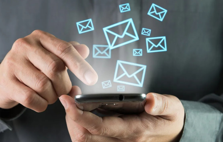 Бавната смрт на СМС во Британија