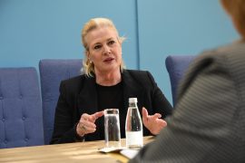 Анџела Агелер меѓу 30 амбасадори што ги отповика претседателот Доналд Трамп