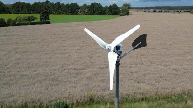 Во Германија се равиени лесни лопатки за мали ветерни турбини, кои можат да работат и при слаб ветер