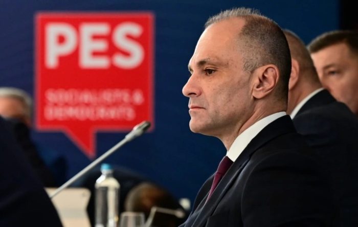 ЗА ХИСТЕРИЈАТА НА ФИЛИПЧЕ: Внимавај човече, утре и на Македонците низ Европа секој може како тебе да им рече – одете си дома!