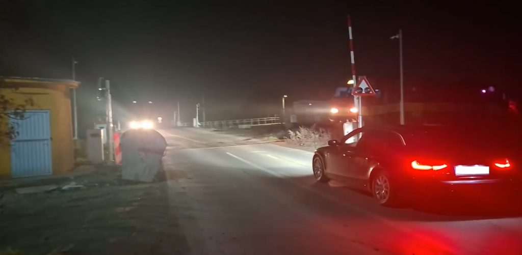 (ВИДЕО) Кога возот им дава предност на автомобилите