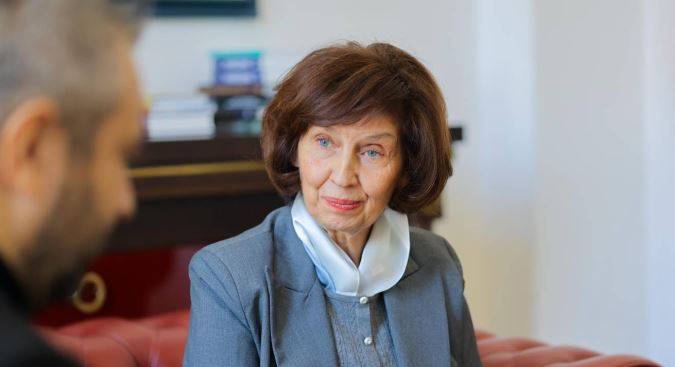 Сиљановска – Давкова го осудува нападот врз редакцијата на „Инфомакс“