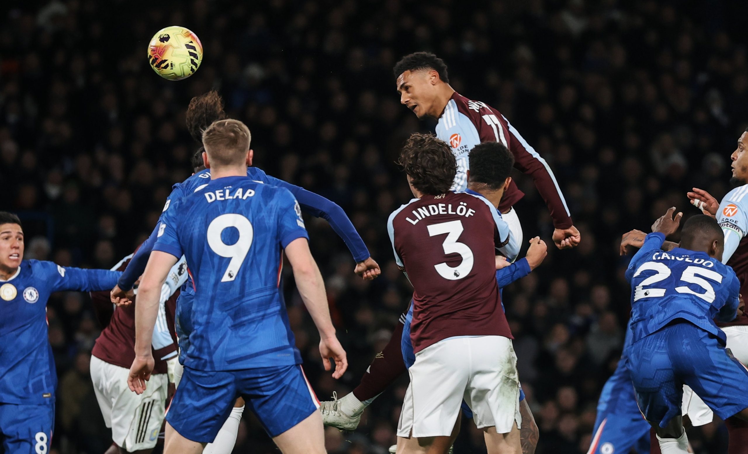 Казнената експедиција на Емери го „нанижа“ и Челси, десетта победа во низа за Астон Вила! (ВИДЕО)