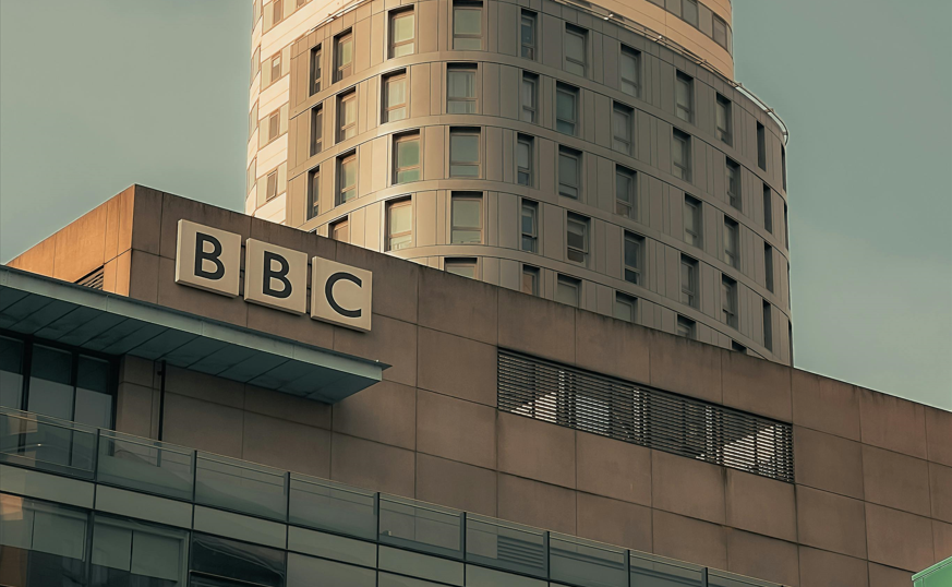 Би-Би-Си најави одбрана против тужбата на Трамп