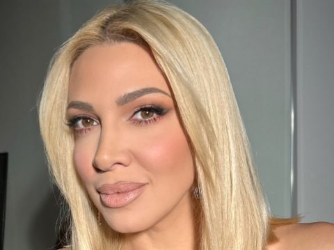 Бремената Милица Тодоровиќ го покажа стомакот  – Тој не се трга од неа