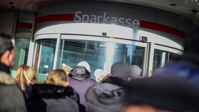 ОКОЛУ 30 МИЛИОНИ ЕВРА УКРАДЕНИ ВО БАНКАРСКИ ГРАБЕЖ ВО ГЕРМАНСКИОТ ГРАД ГЕЛЗЕНКИРХЕН