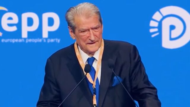 Албанската опозиција предупредува на антивладин протест на 22 декември