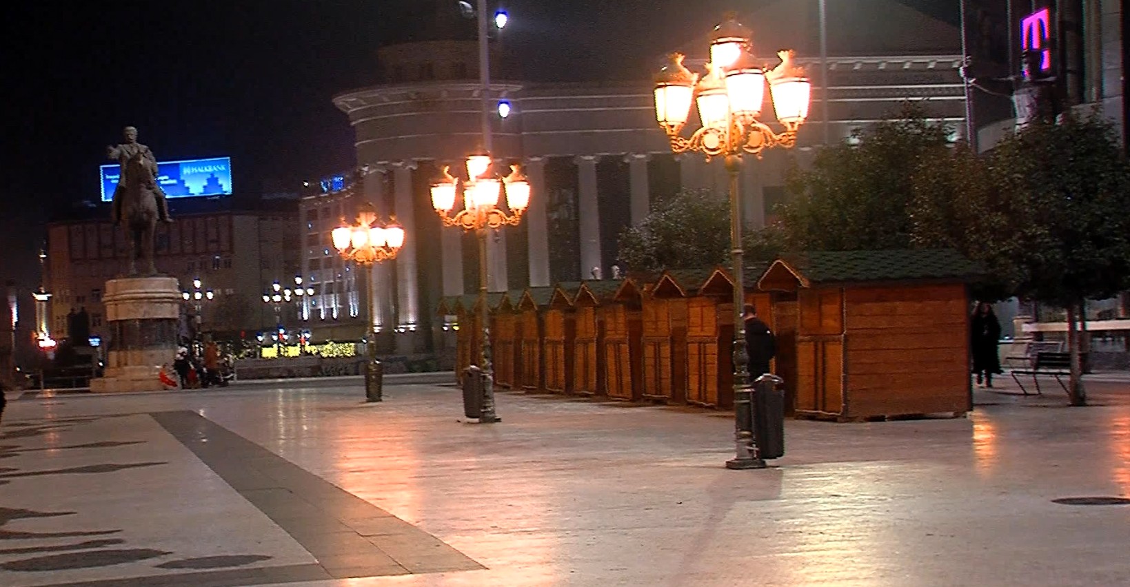 Новогодишна елка ќе има, плоштадот ќе се украсува од понеделник