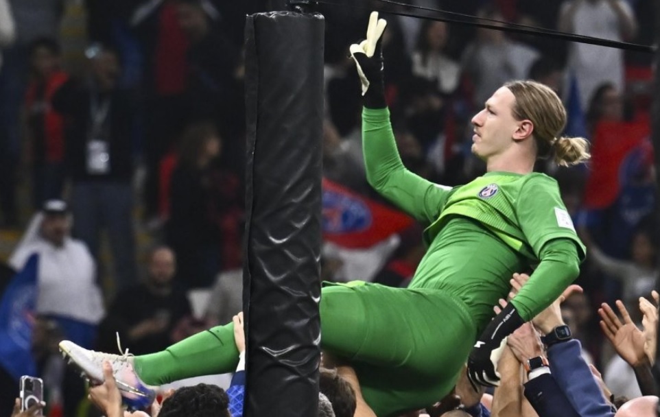 ПСЖ го слави голманот кој одбрани четири пенали: Тој е „новиот Лав Јашин“