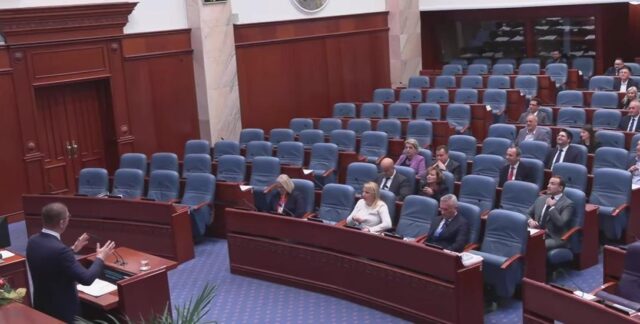 Мицкоски се пожали дека нема опозициски пратеници во Собрание за да постават прашања до Владата