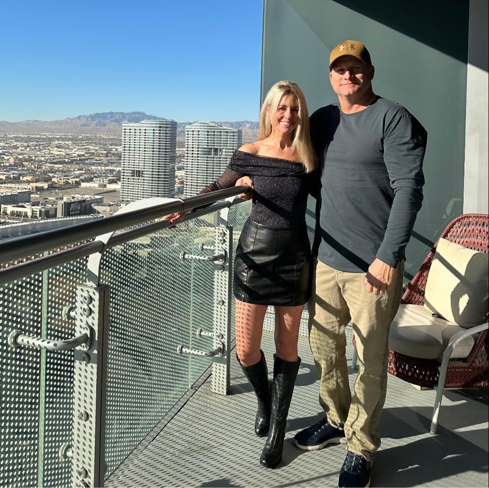 Триумф на човечноста: Комшиите се здружија за да ѝ помогнат на вдовицата со скршено срце да ожнее 570 хектари во спомен на нејзиниот сопруг