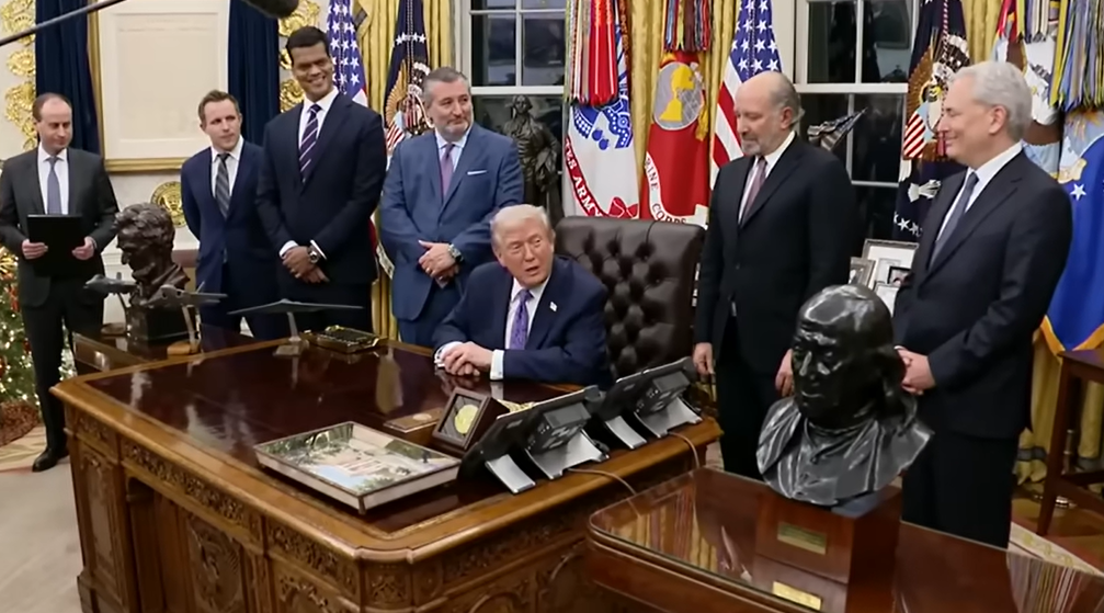 Трамп потврди дека САД ќе почнат напади врз копнените маршрути по кои се транспортира дрога од Венецуела