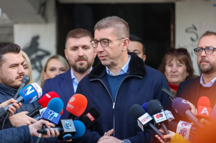 МИЦКОСКИ ЗА КОМЕНТАРИТЕ НА КАЦАРСКА ЗА ЛИНЕАРНОТО ЗГОЛЕМУВАЊЕ НА ПЕНЗИИТЕ: Поради неа пензионерите ќе добиваат за 3-4 илјади помали пензии