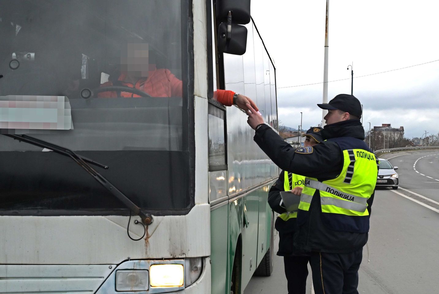 Во Тетово затекнати лица кои вршеле јавен превоз без лиценца