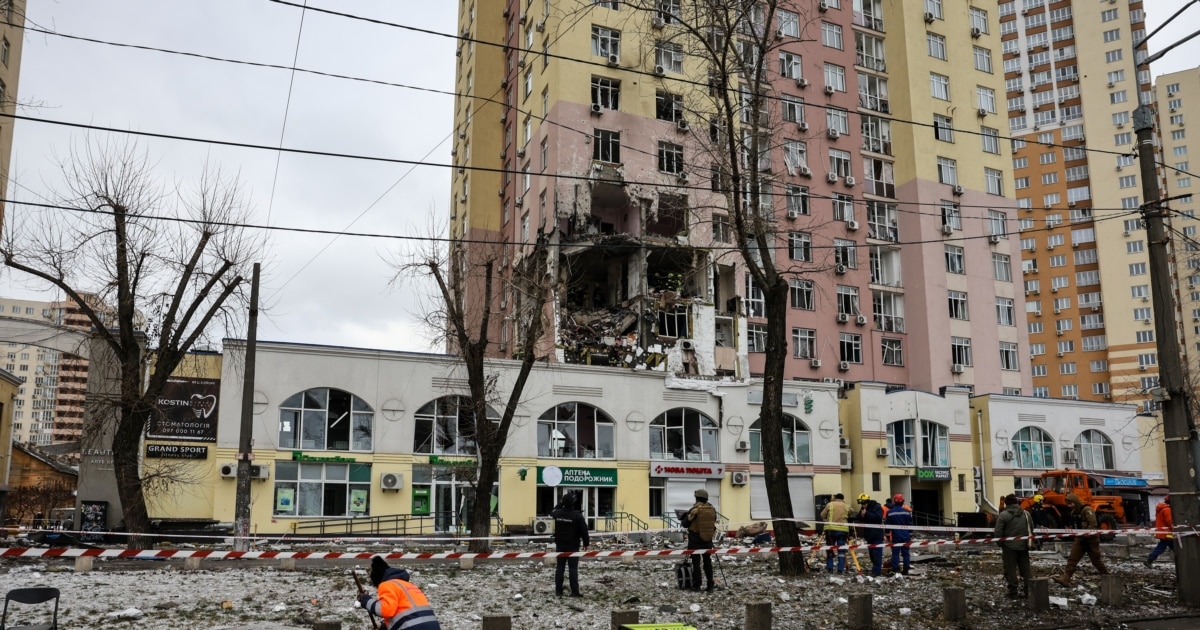 Илјадници се смрзнуваат во Киев по рускиот напад со дронови во пресрет на разговорите Зеленски – Трамп