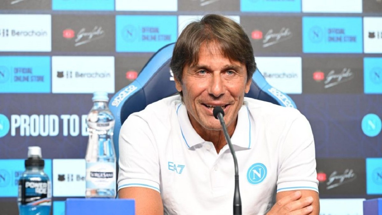 Де Лаурентис ќе му понуди нов договор на Антонио Конте