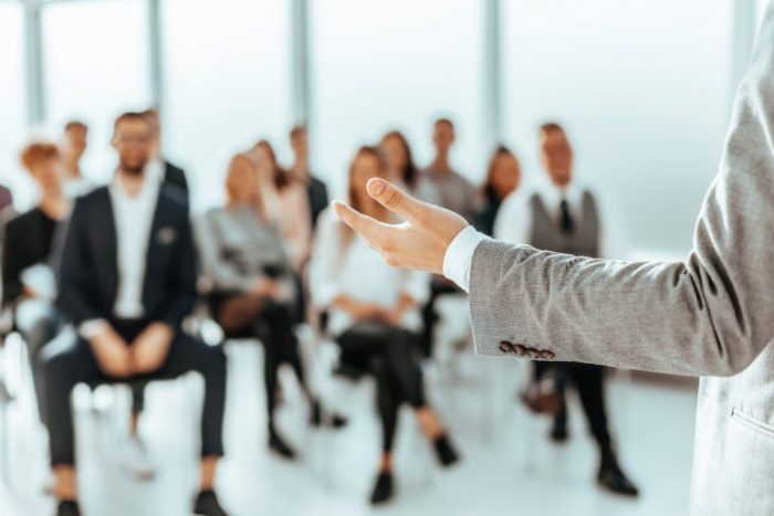 ИСТРАЖУВАЊЕ: Околу 72 отсто од европските компании ангажираат странци за да ги намалат трошоците и да ја зголемат ефикасноста