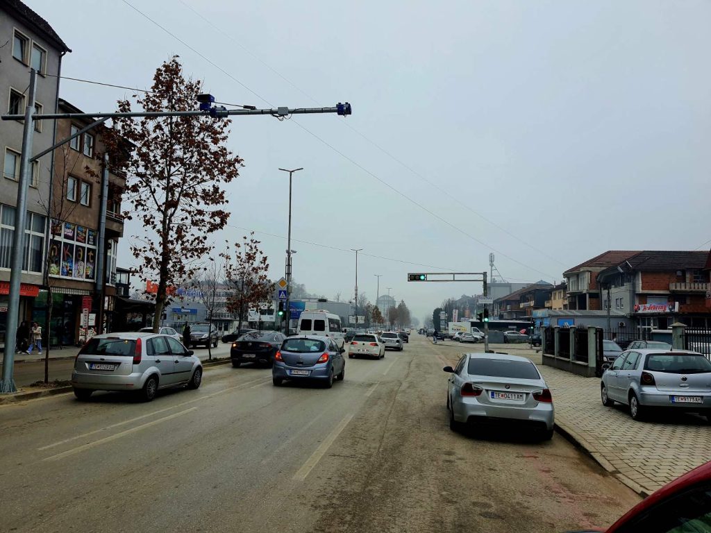 (ФОТО) Почна поставувањето камери од системот „Безбеден град“ и во Тетово