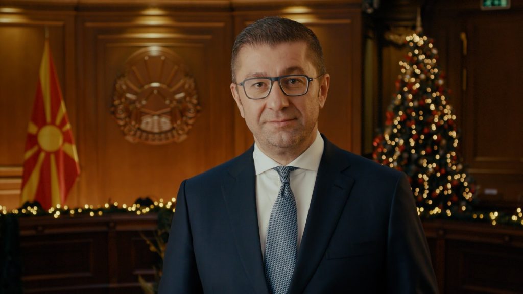 Мицкоски: Зад нас е година полна со предизвици, претстојната 2026 ќе биде година на преобразба на Македонија