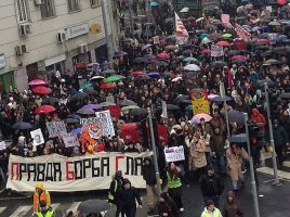 Протести во Србија, студентите го загубија студентскиот статус, а професорите работните места