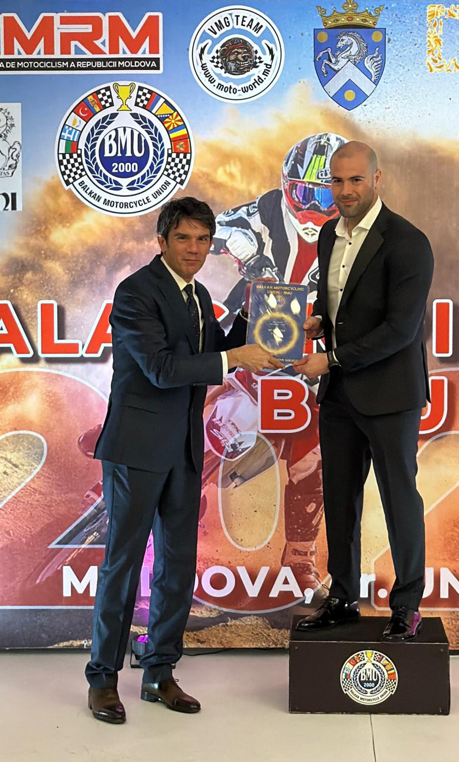 Европскиот првак Мијалков во Молдавија доби плакета за успехот и промоцијата на Македонија