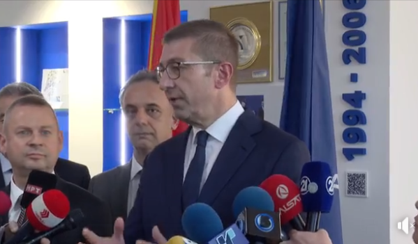 Мицкоски за реакцијата на грчкото МНР: За мене Македонија е свето име