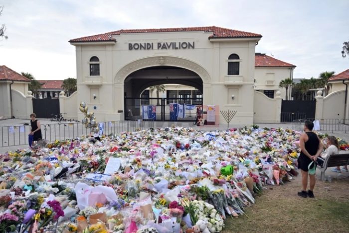 Преживеаниот осомничен Навид Акрам е обвинет за 59 кривични дела по терористичкиот акт на плажата во Сиднеј
