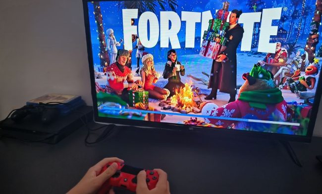 НАД 70 ОТСТО ОД ТИНЕЈЏЕРИТЕ ЗНААТ ДЕКА ПОМИНУВААТ ПРЕМНОГУ ВРЕМЕ НА СОЦИЈАЛНИТЕ МРЕЖИ, 33 ОТСТО ВЕЛАТ ДЕКА ОД ТОА СЕ ЛОШО РАСПОЛОЖЕНИ, РЕЧЕ ИНСТИТУТОТ ЗА ЈАВНО ЗДРАВЈЕ