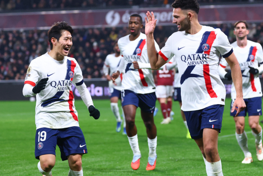 ПСЖ се намачи кај „фенерџијата“, но победи и барем до утре е прв во Франција (Видео)