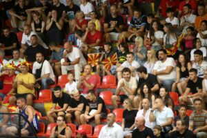 МКФ ја затвора СРЦ „Кале“: Салата е небезбедна, но викендов ќе се игра кошарка?!