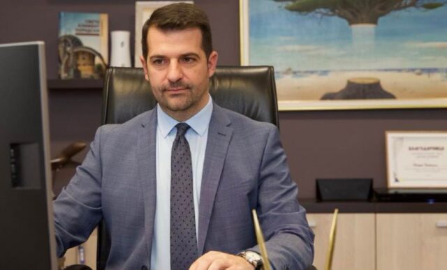 „ДКСК со Цвета Ристовска наместо да го спасува Томовски по втор пат да го истражи случајот со тендерите“, велат од партијата на Апасиев