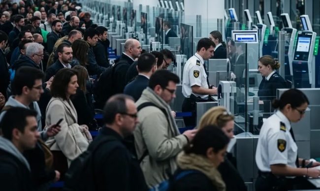 ПАТНИЦИТЕ ЧЕКААТ ОД 3 ДО 6 ЧАСА НА АЕРОДРОМОТ ВО ЛИСАБОН ПОРАДИ НОВИОТ СИСТЕМ ЗА ВЛЕЗ И ИЗЛЕЗ ОД ЕУ