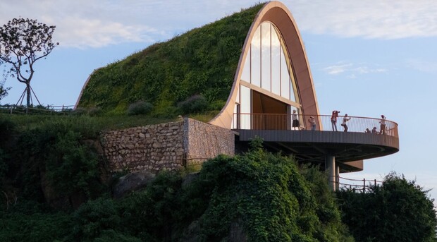 Дрвен павилјон на MVRDV на рид во Кина