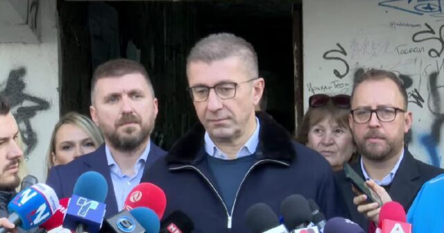 Ќе има и К-15 за јавната администрација, тврди Мицкоски