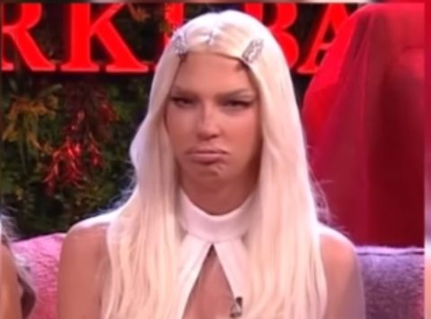 „Мажите ми ја изедоа душата, ниту една не е будала како мене“: Јелена Карлеуша без влакна на јазикот за поранешните партнери