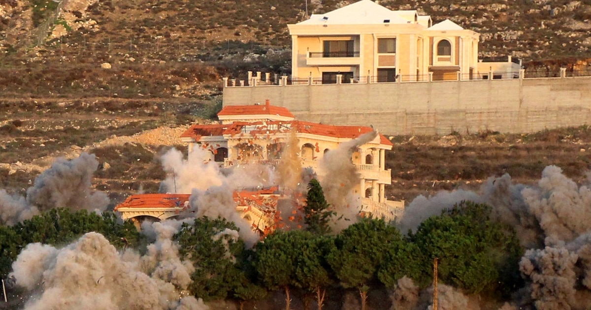 Серија израелски напади го погодија Либан