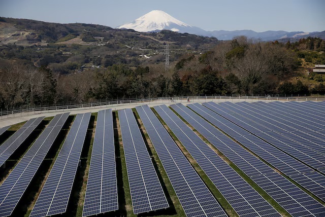 Јапонија има намера да ги заостри регулативите за големите соларни електрани