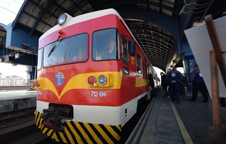 (ВИДЕО) СЕ ВРАЌА НА ШИНИТЕ: МЖ Транспорт го претстави целосно обновениот „Шпанец“