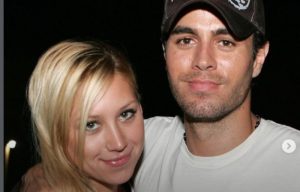 (ФОТО) ЕНРИКЕ ИГЛЕСИЈАС И АНА КУРЊИКОВА СТАНАА РОДИТЕЛИ: Пар кој е заедно 24 години го доби своето четврто дете