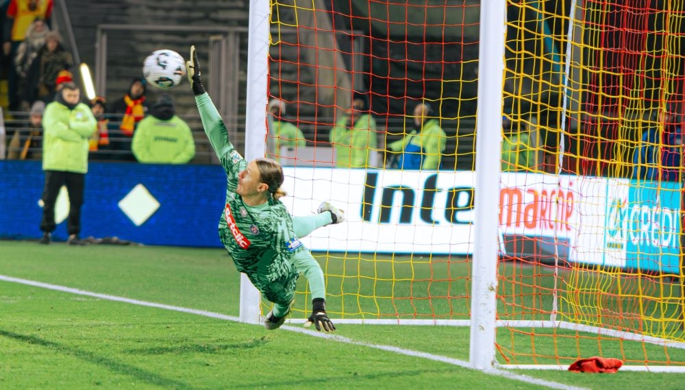 „Неверојатно е, но Сафонов бранеше со скршена рака“