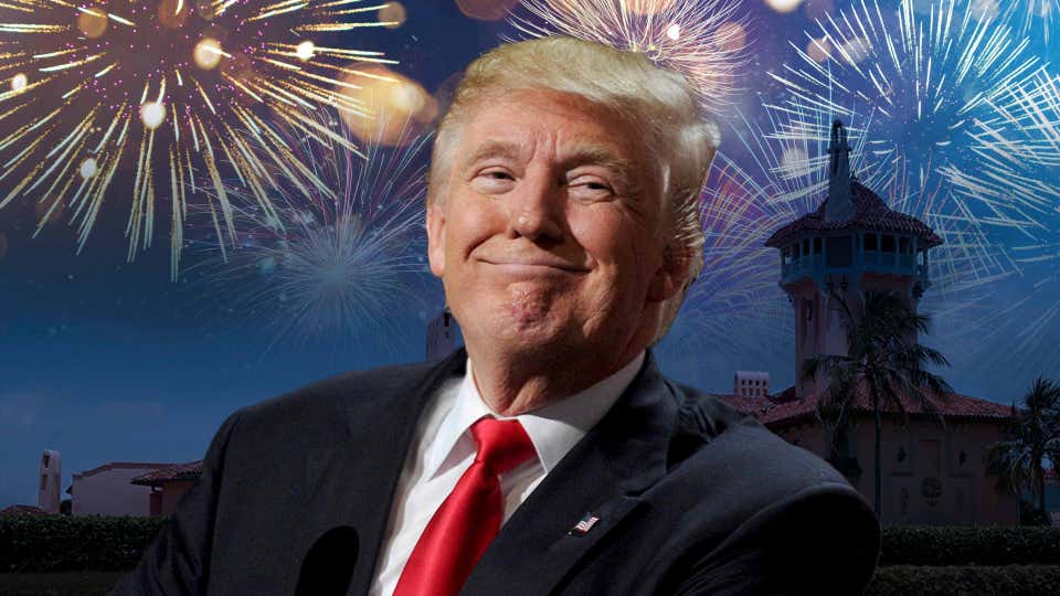 Трамп: Среќен Божиќ на сите, вклучително и на радикално левичарскиот олош